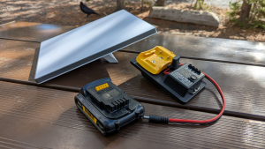 Solar Battery Charger4